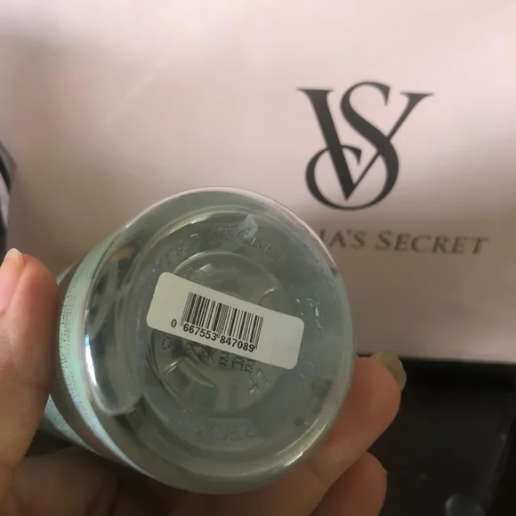 Victoria's Secret Beneath the palm - Picture 4 of 8